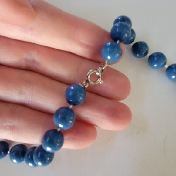 Vintage Blue Beaded Necklace 24 Inch Strand with Round Glass Beads Retro Jewelry - Picture 6 of 10